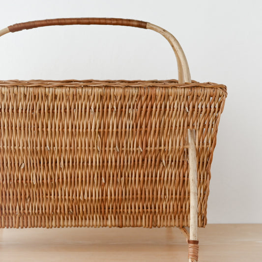 ラトビア マガジンバスケット