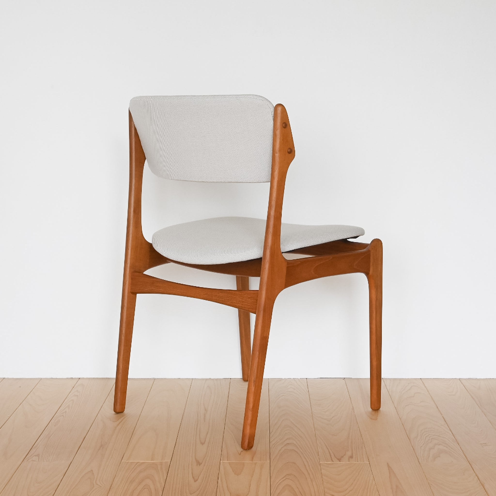 エリック・バック（Erik Buch） Model 49 Chair / デンマーク – yahan