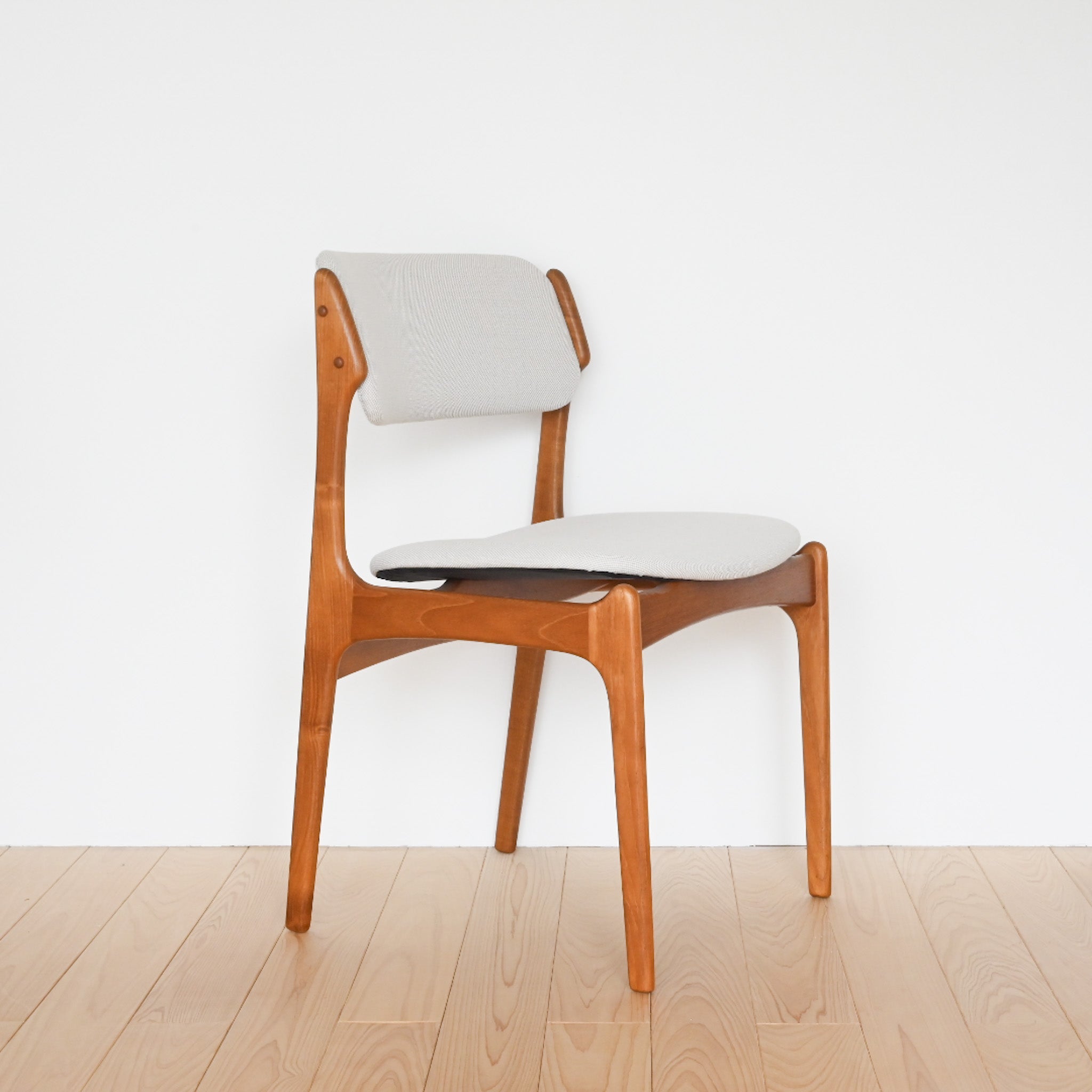 エリック・バック（Erik Buch） Model 49 Chair / デンマーク – yahan