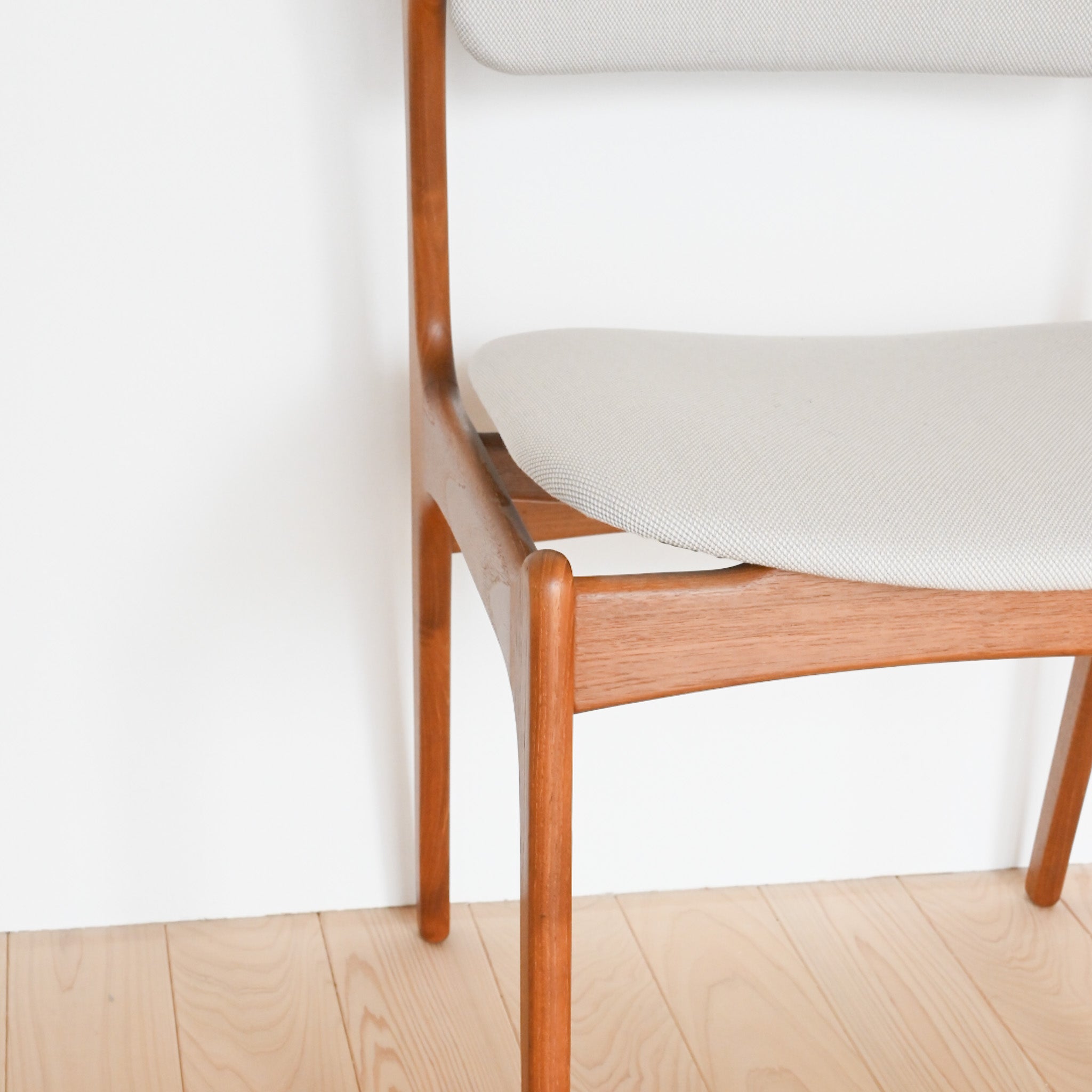 エリック・バック（Erik Buch） Model 49 Chair / デンマーク – yahan