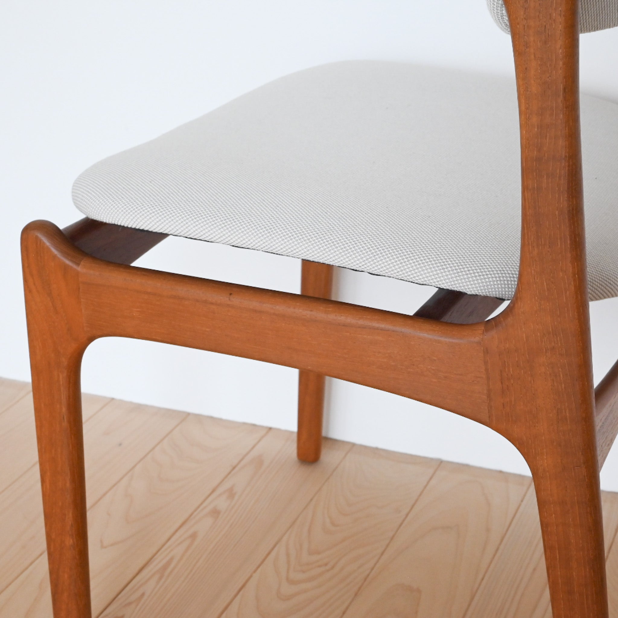 エリック・バック（Erik Buch） Model 49 Chair / デンマーク – yahan