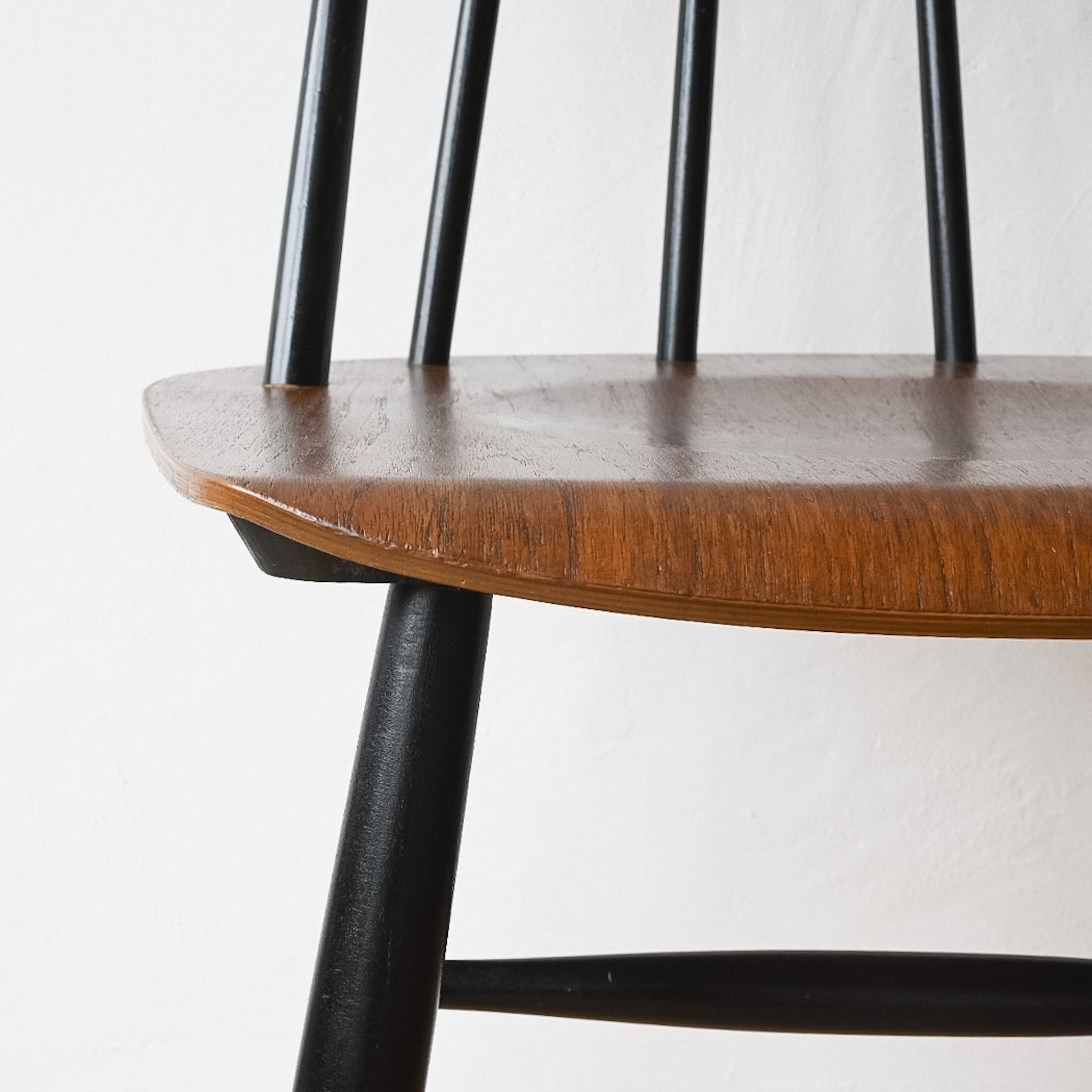 イルマリ・タピオヴァーラ（Ilmari Tapiovaara） Fanett Chair