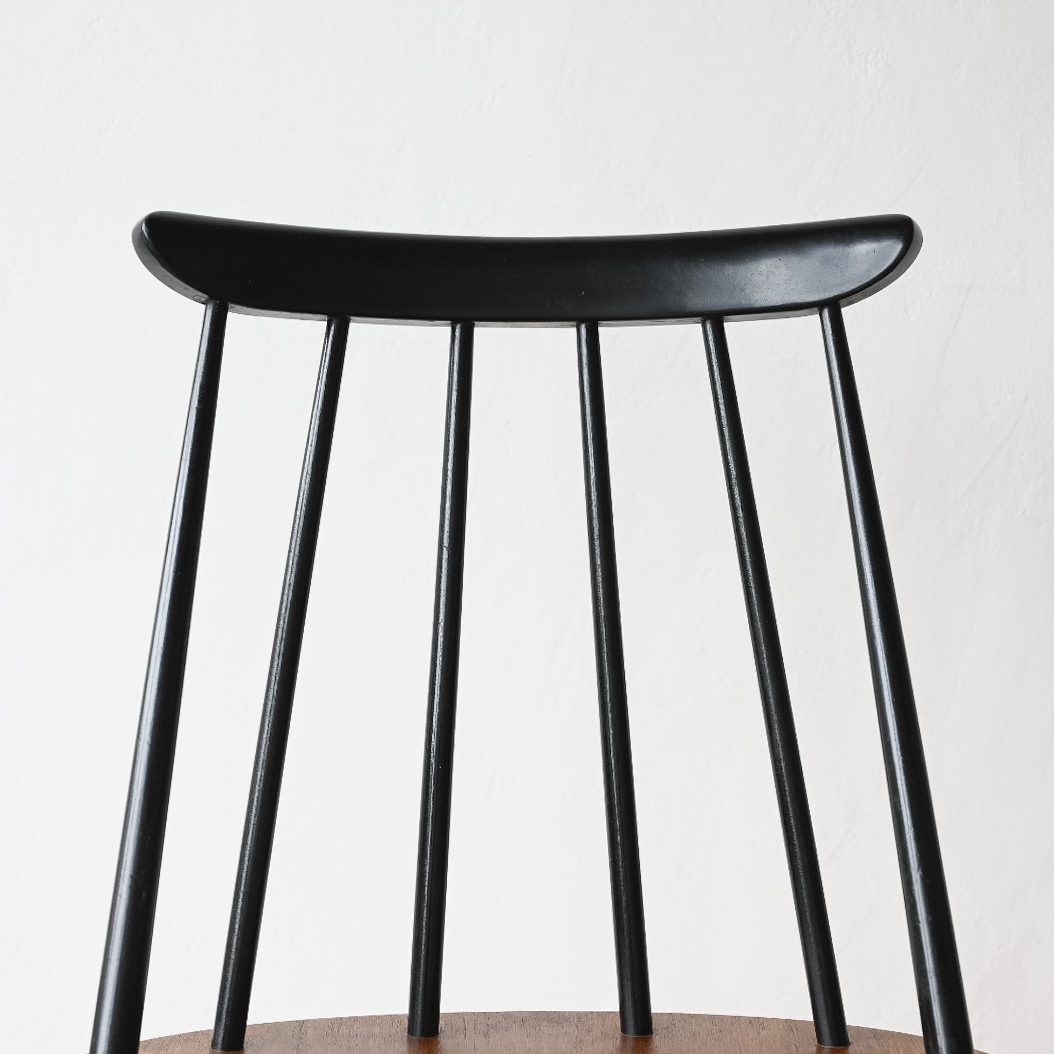 イルマリ・タピオヴァーラ（Ilmari Tapiovaara） Fanett Chair