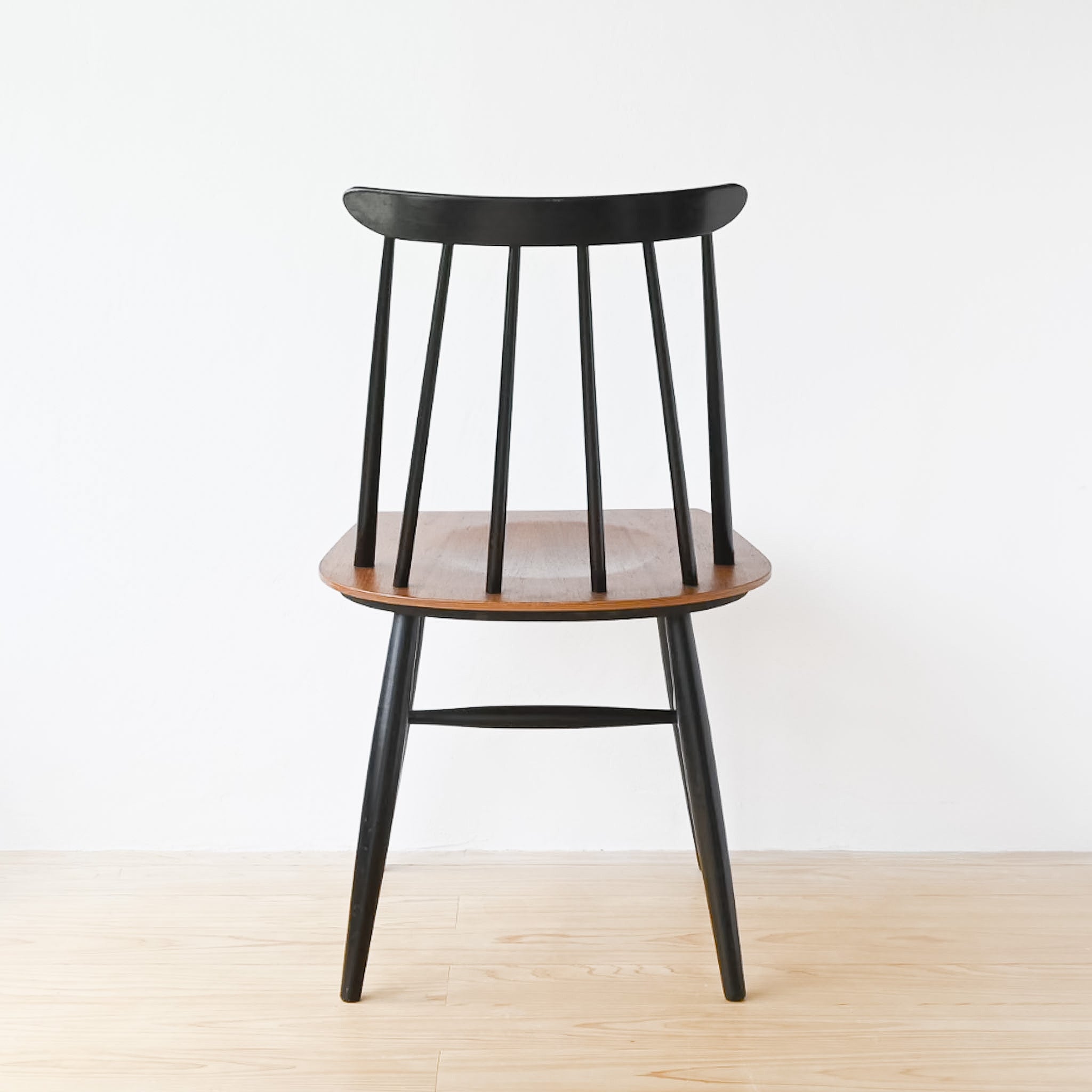 fanett chair イルマリ・タピオヴァーラ イルマリ・タピオヴァーラ（Ilmari Tapiovaara） Fanett Chair