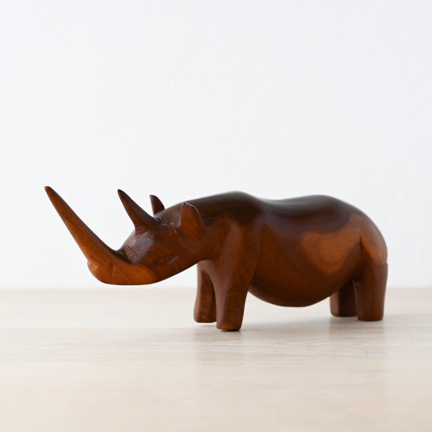 Vintage Teak Wood Rhino / ヴィンテージ チーク サイのオブジェ