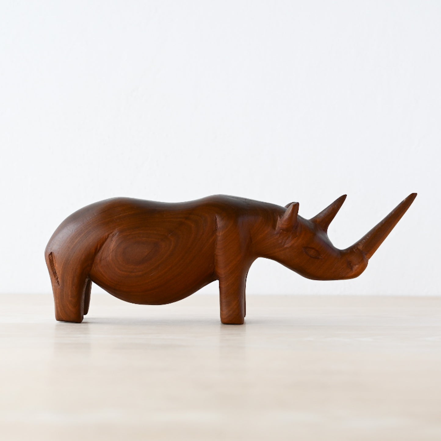 Vintage Teak Wood Rhino / ヴィンテージ チーク サイのオブジェ