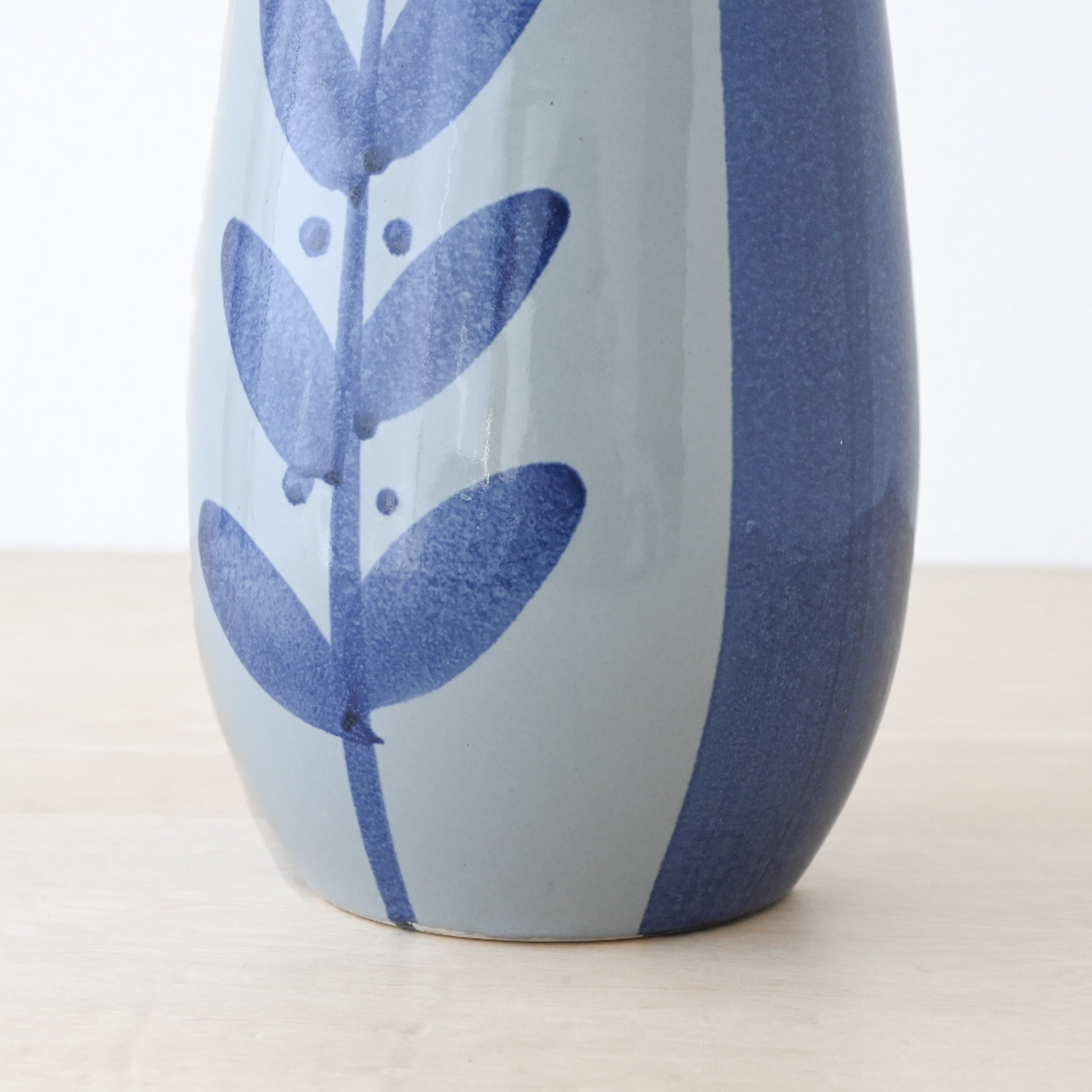 BOZU Industry collection 給水塔デザイン 花瓶 廃盤品 東ドイツ / シュトレーラ 花瓶 – yahan