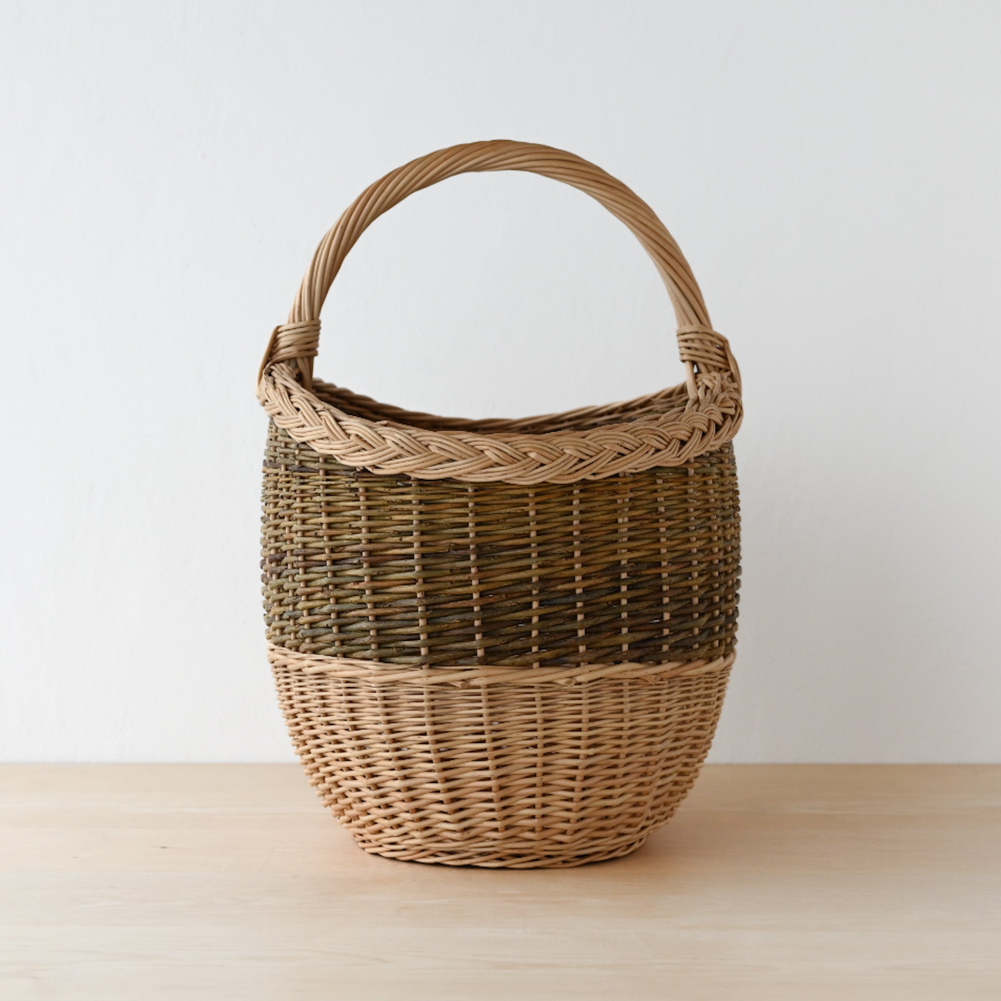 ラトビア  マッシュルームバスケット (ツートン)