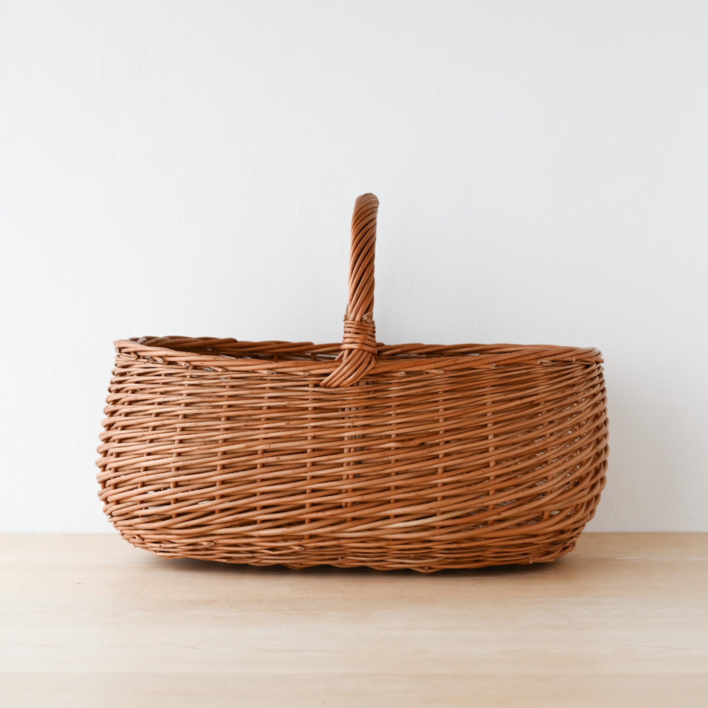 ラトビア  マッシュルームバスケット (オーバル)