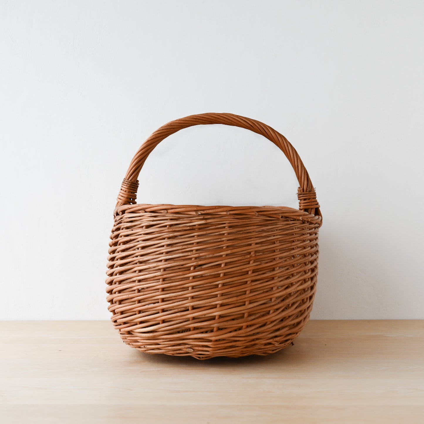 ラトビア  マッシュルームバスケット (オーバル)