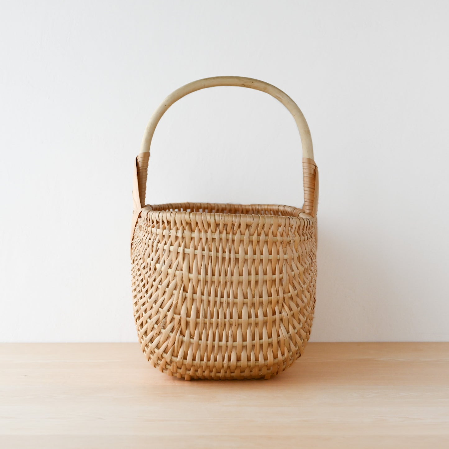 ラトビア  ハンドルバスケット