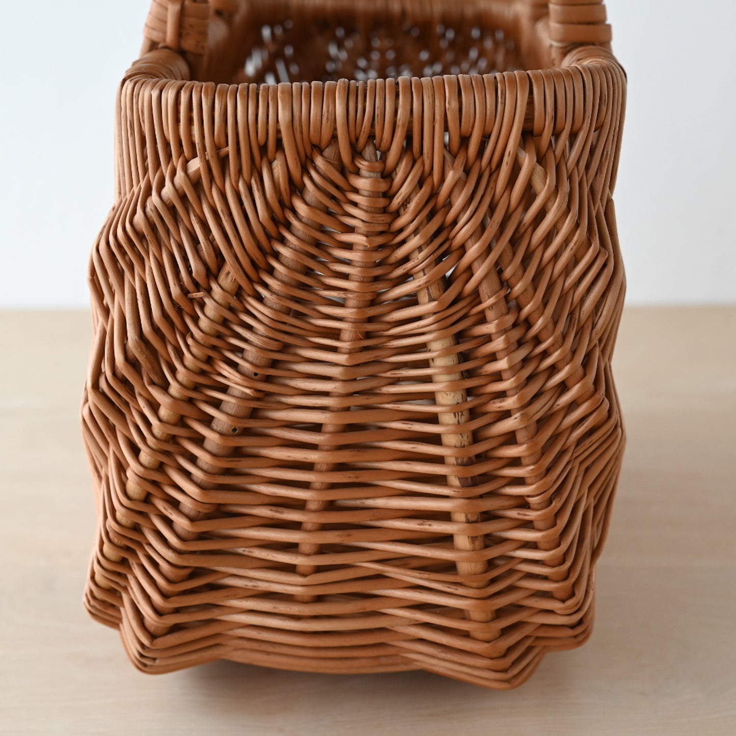 ラトビア  ショッピングバスケットL