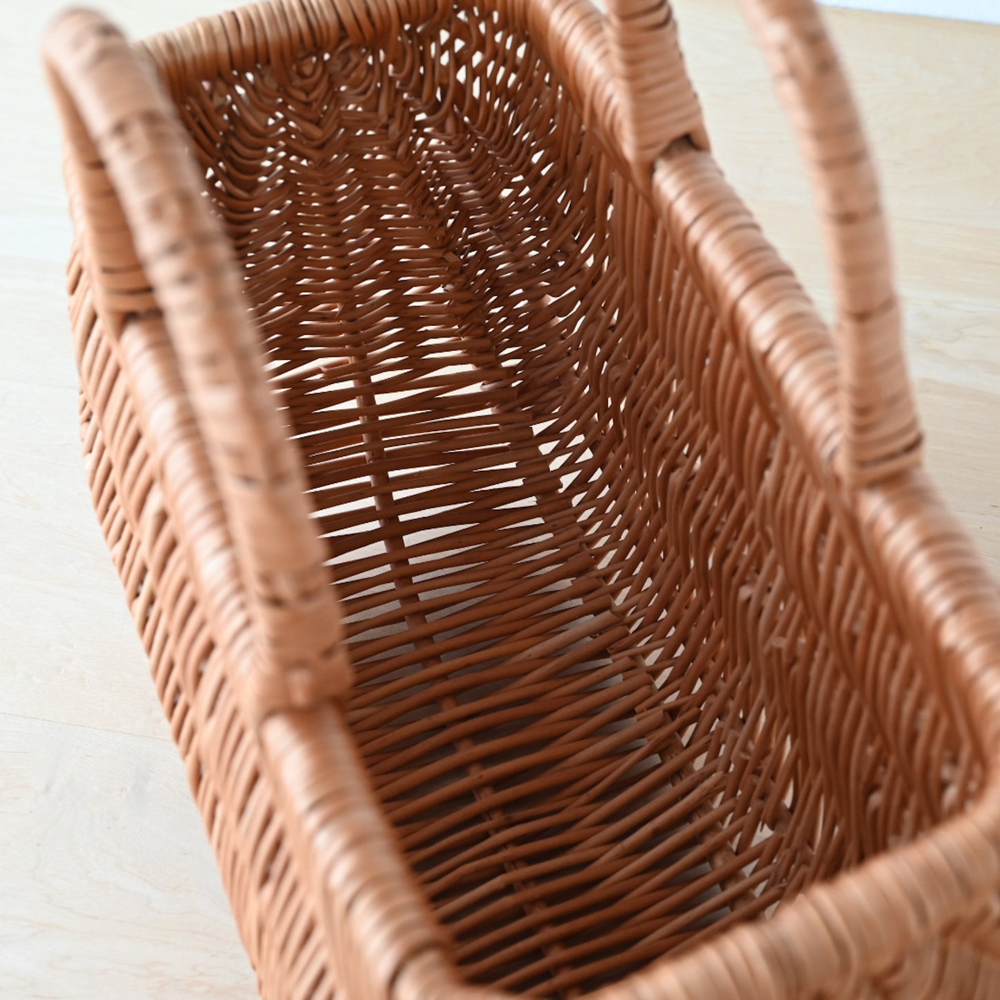 ラトビア  ショッピングバスケットL