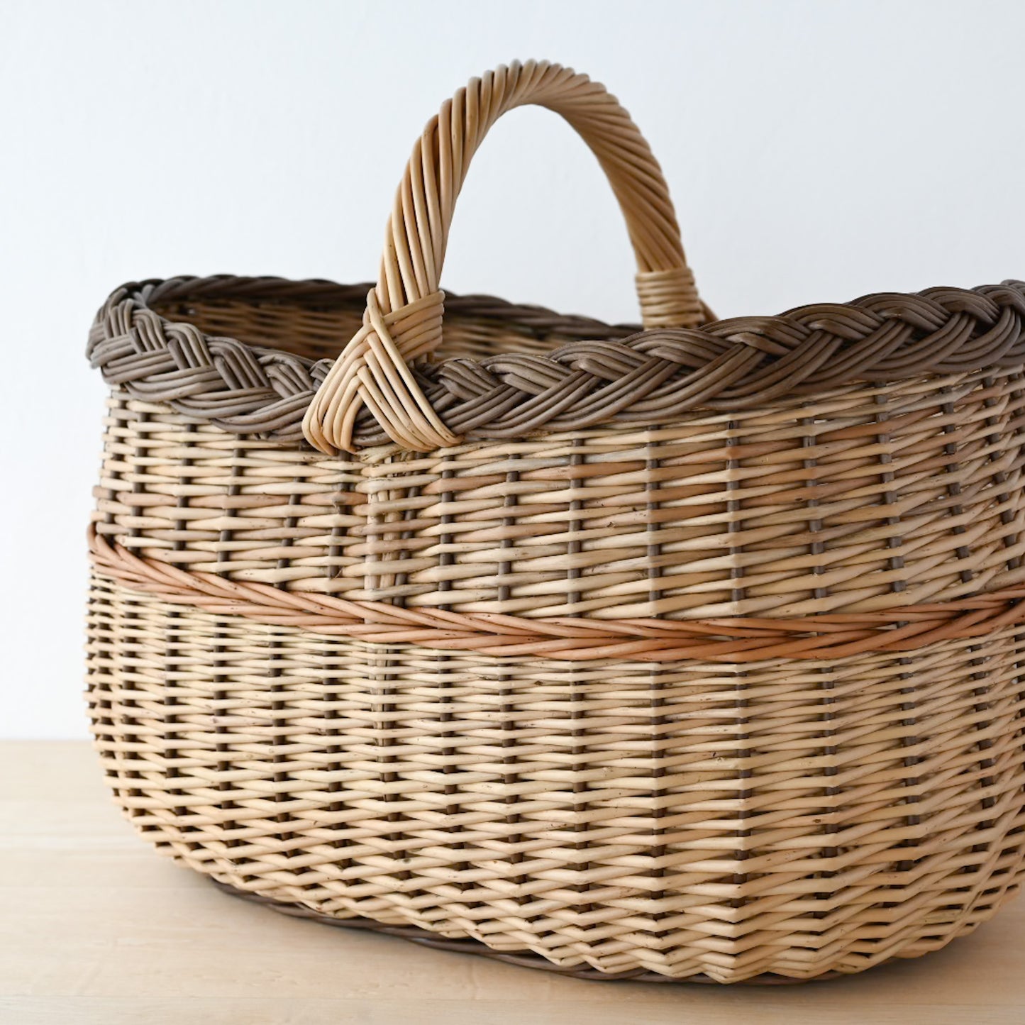 ラトビア  マッシュルームバスケット (ライン)