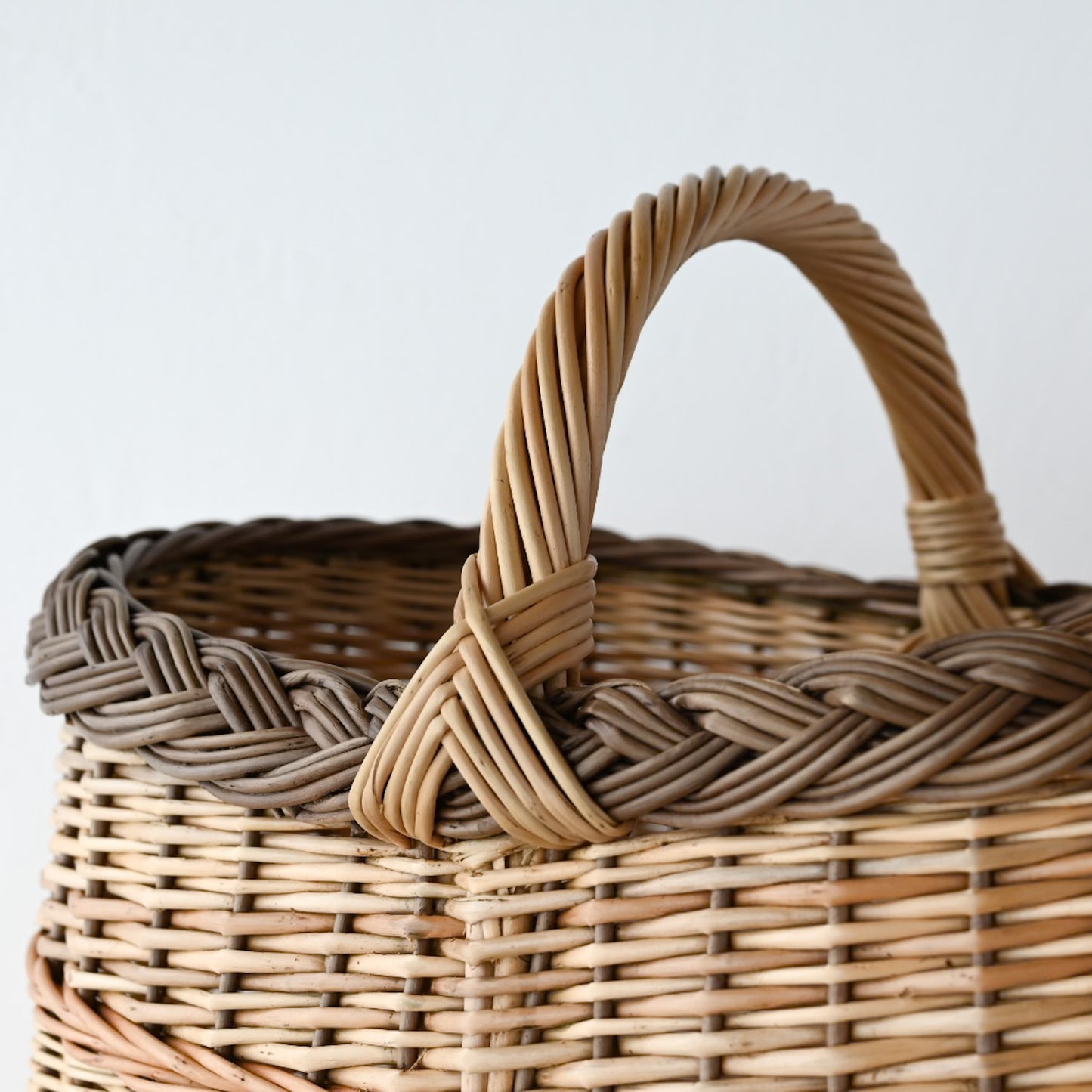 ラトビア  マッシュルームバスケット (ライン)