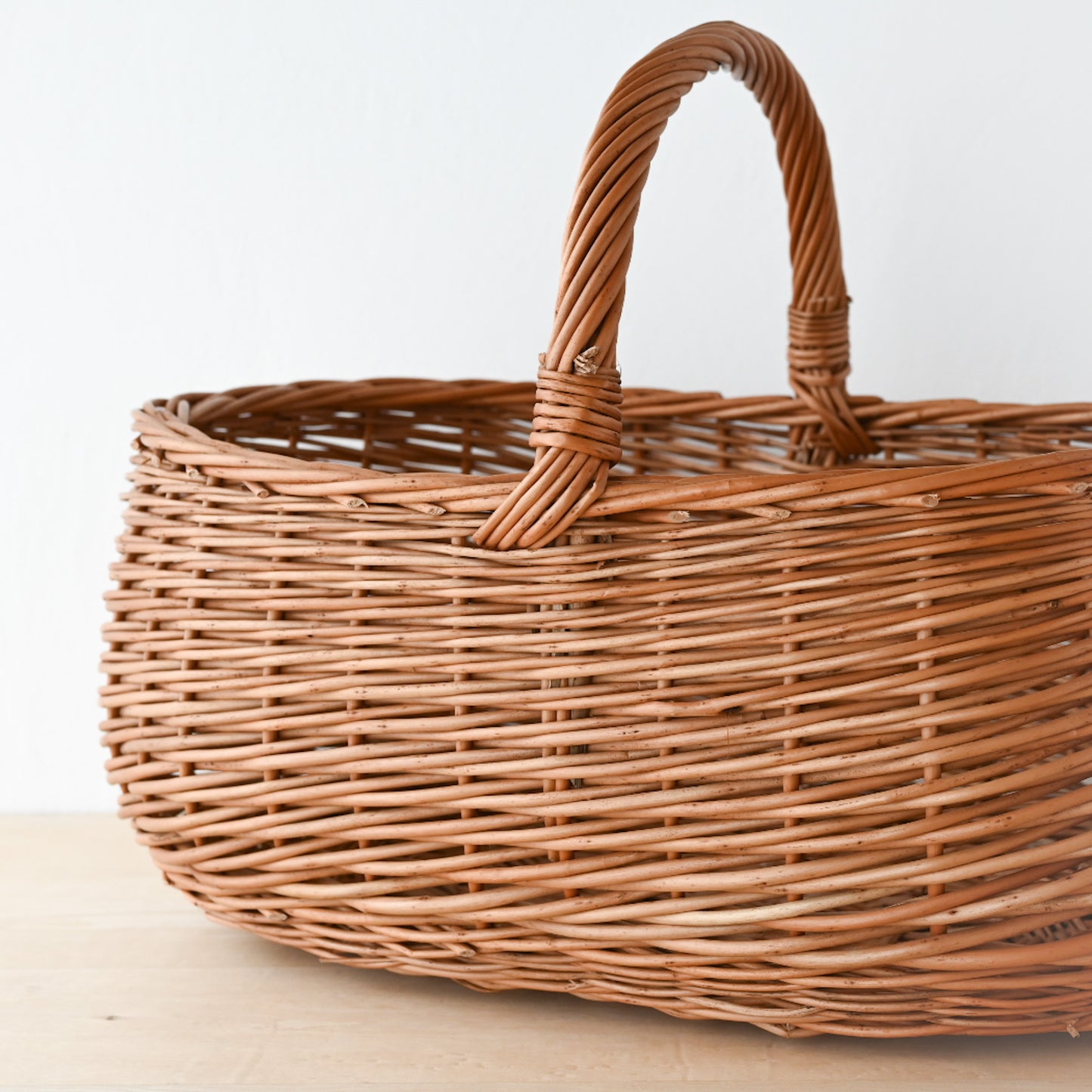 ラトビア  マッシュルームバスケット (オーバル)