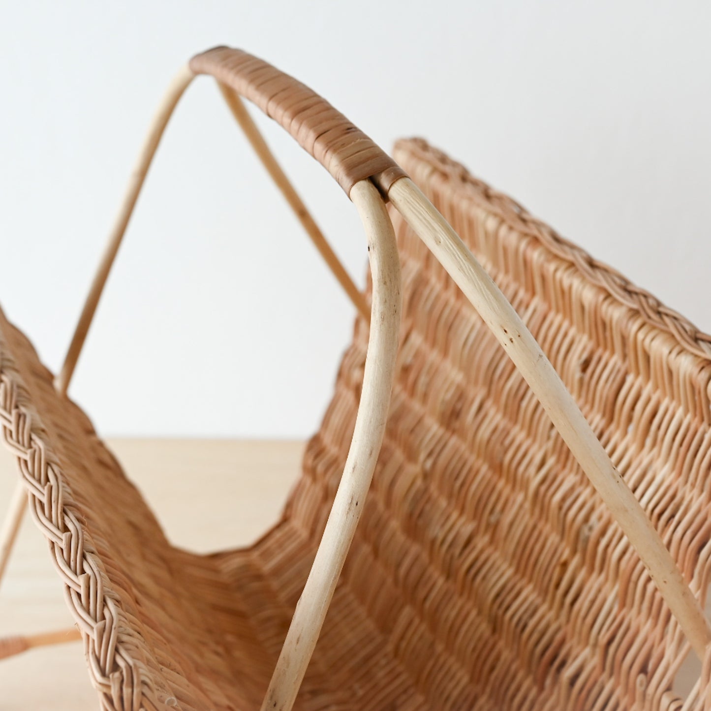 ラトビア マガジンバスケット