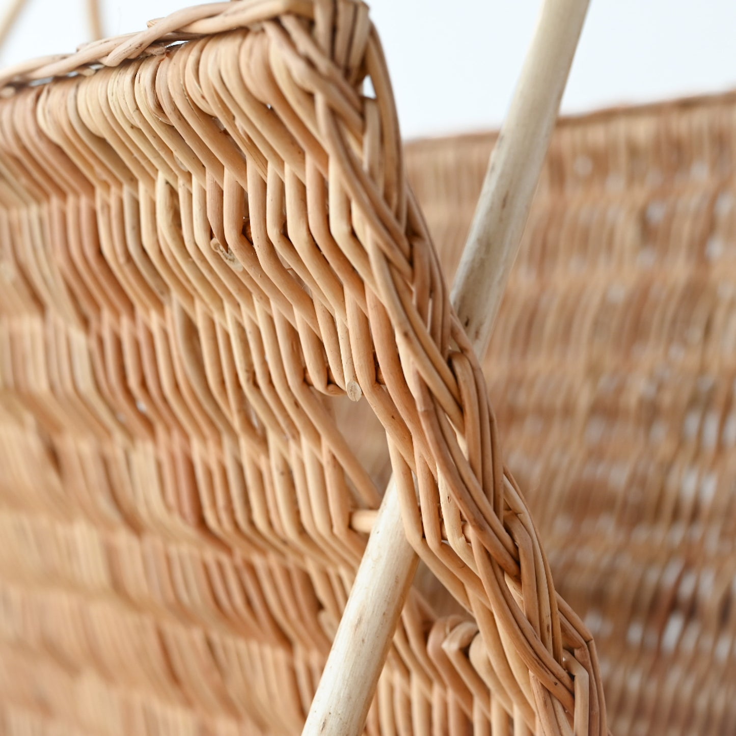 ラトビア マガジンバスケット