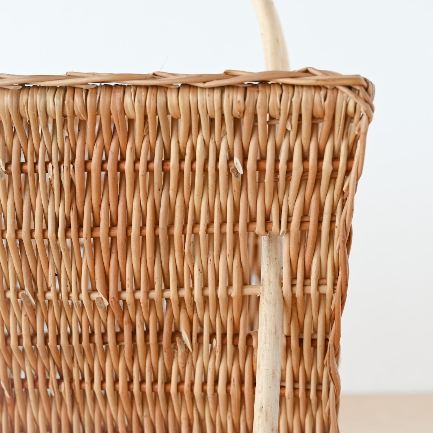 ラトビア マガジンバスケット