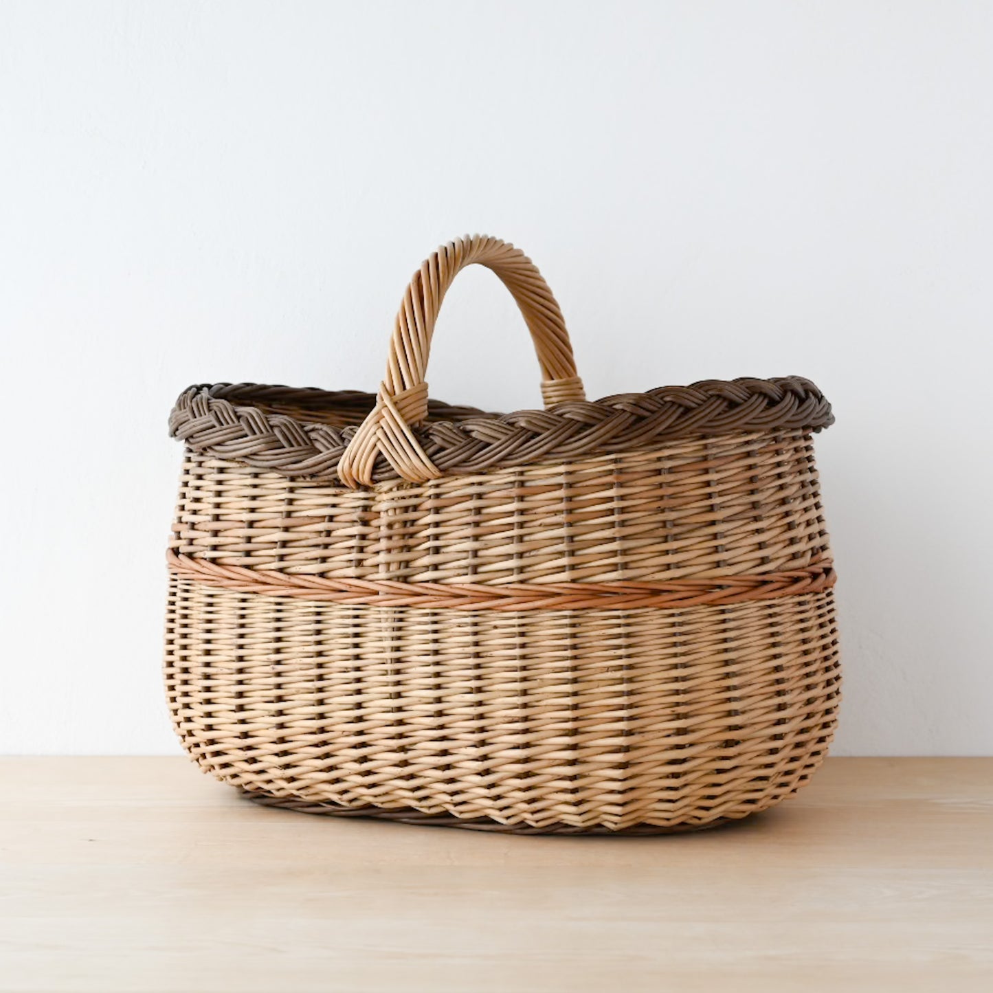 ラトビア  マッシュルームバスケット (ライン)