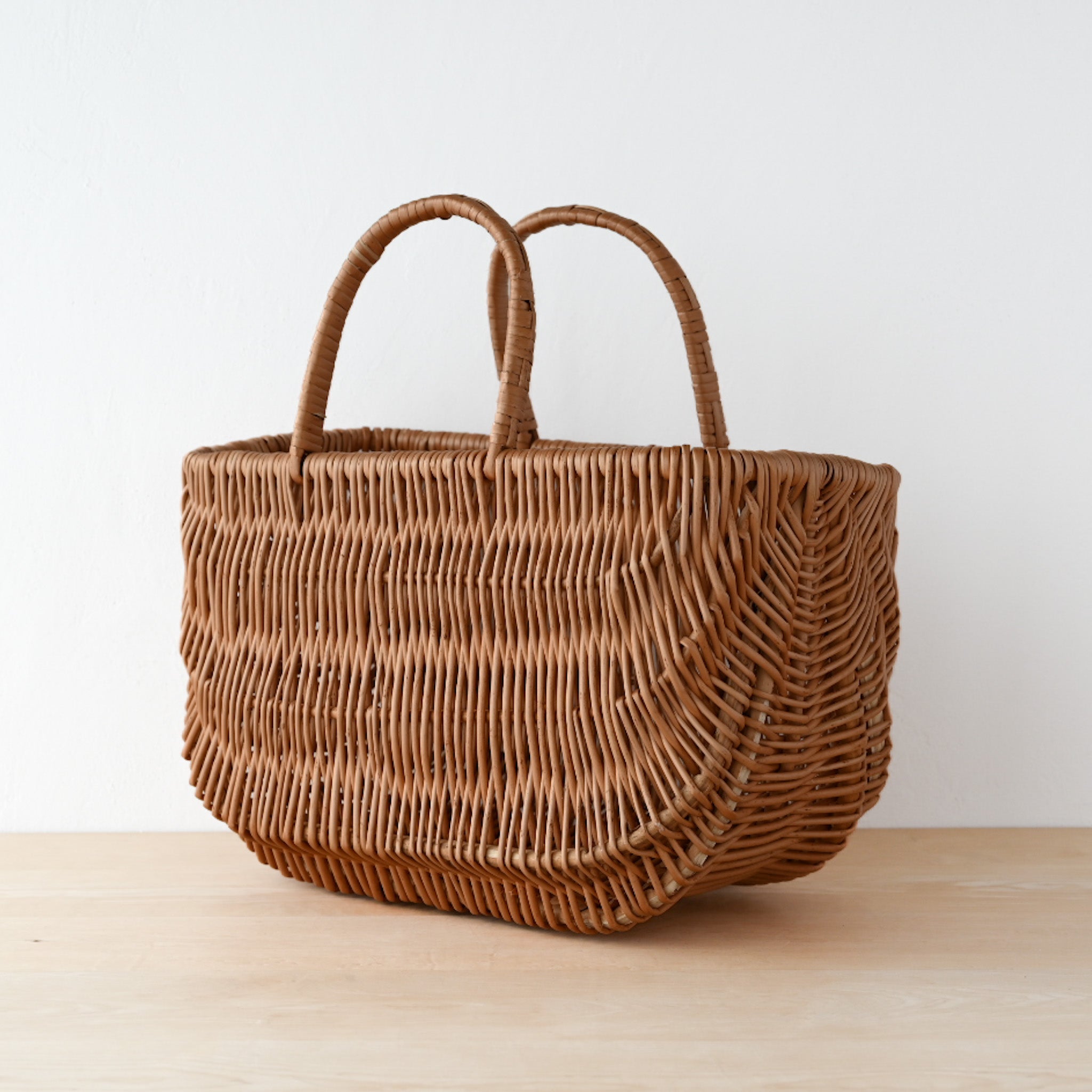 ラトビア  ショッピングバスケットL