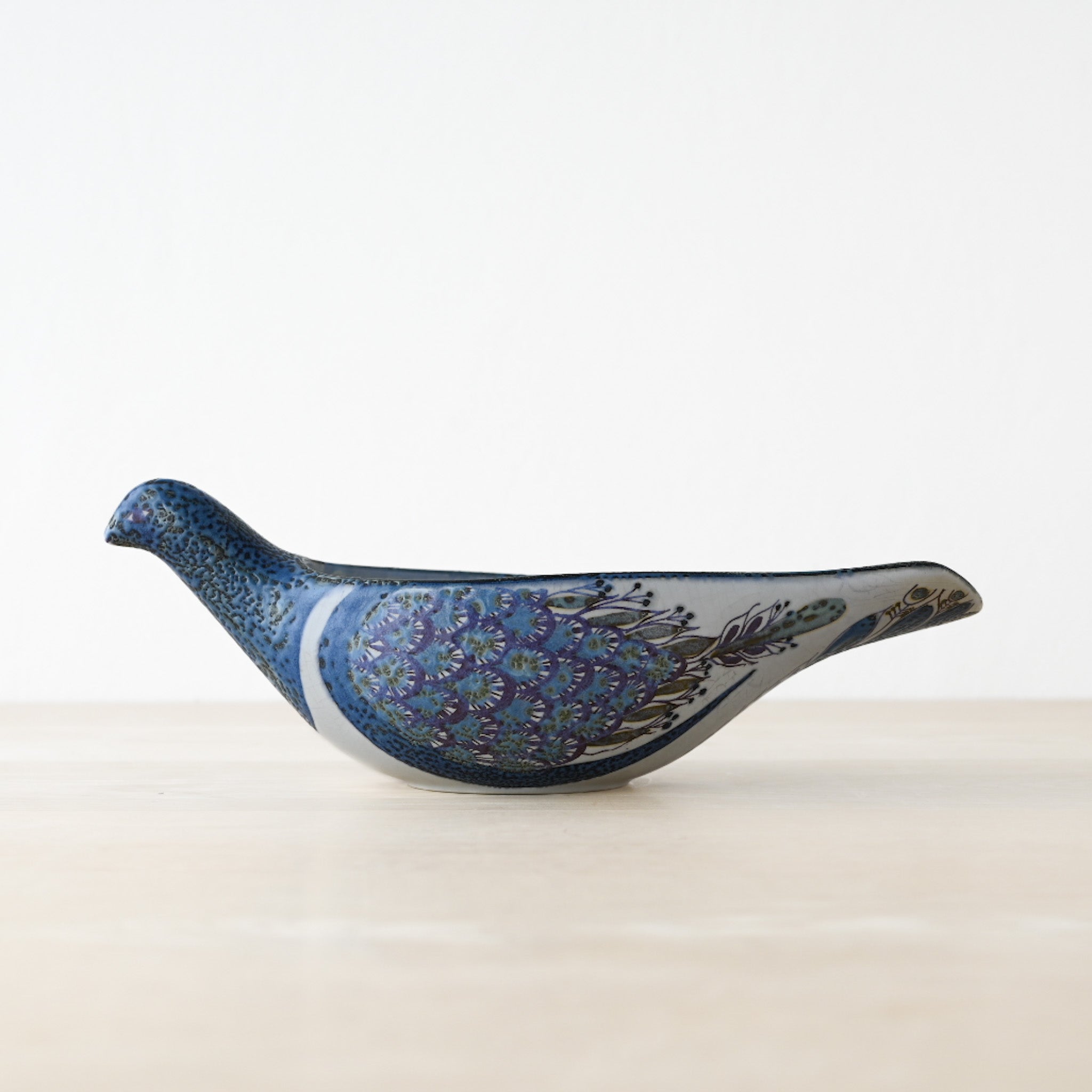 アルミニア tenera(テネラ)　Berte Jessen　大皿 アルミニア tenera(テネラ) Berte Jessen 大皿