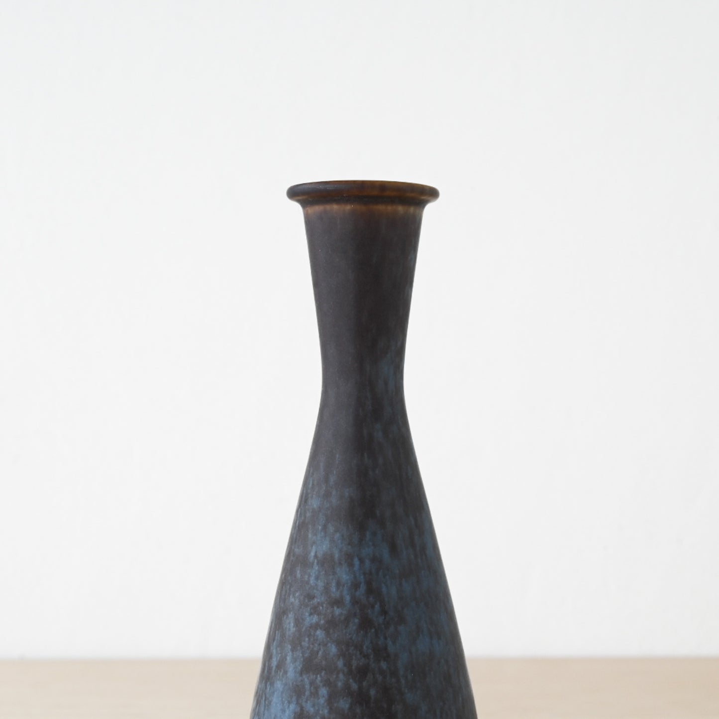 Gunnar Nylund AXV Series Vase / グンナー・ニールンド AXVシリーズ 青と濃茶色の斑模様のフラワーベース